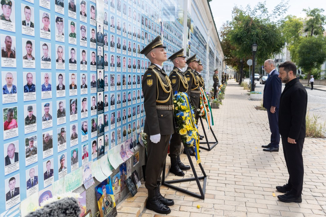 Президент України й Прем’єр-міністр Ірландії вшанували пам’ять загиблих українських воїнів