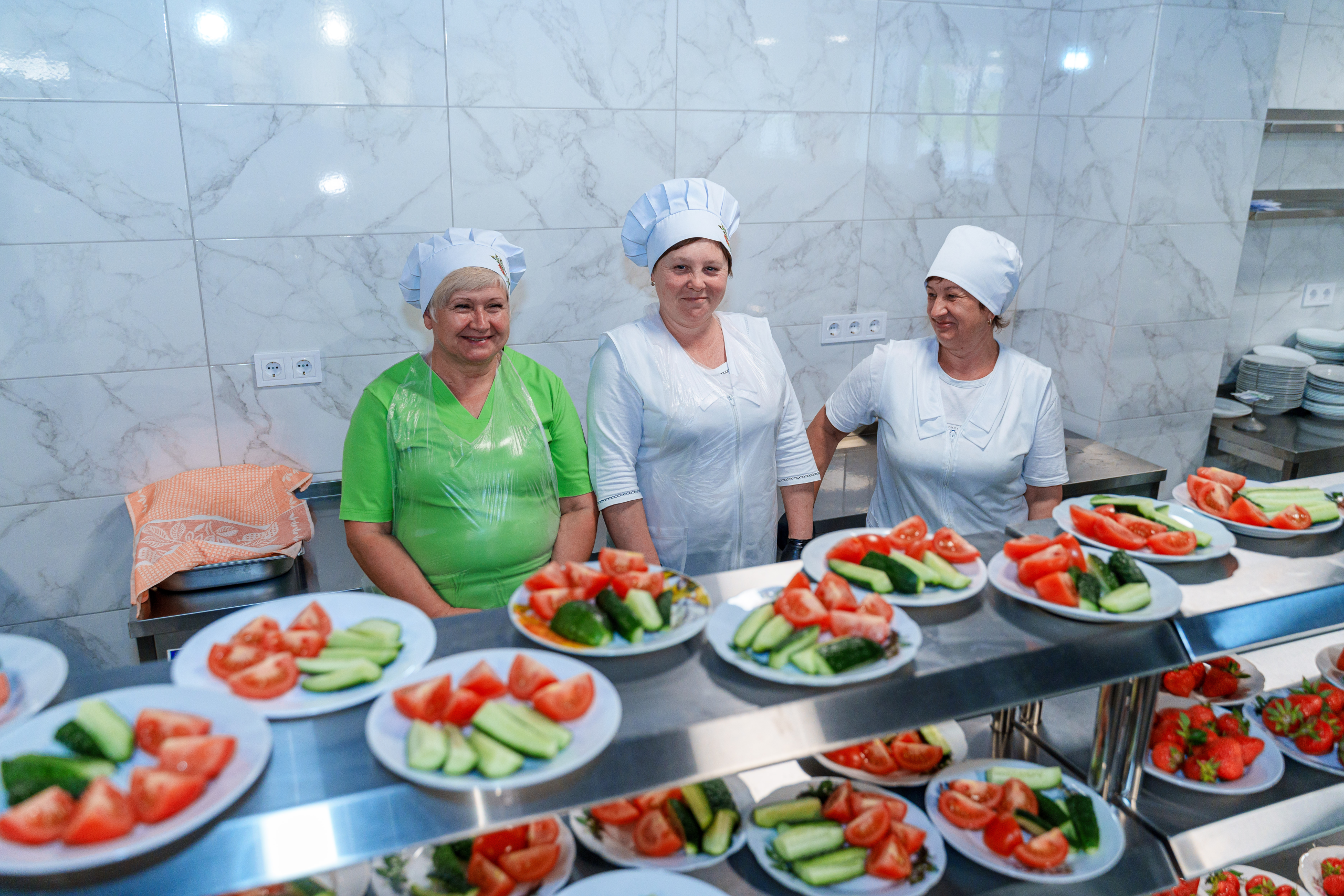 До шкільних їдалень Вінниці запрошують кухарів, кухонних працівників і посудомийниць