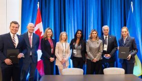 У Канаді Олена Зеленська зустрілася з меценатами, які допомагають Україні