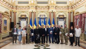 Президент вручив щорічну відзнаку «Національна легенда України» військовим і цивільним українцям