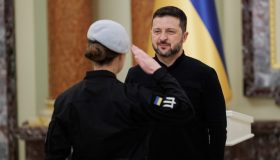 Президент привітав захисників із Днем воєнної розвідки та відзначив їх державними нагородами