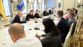 Президент обговорив із представниками бізнесу роботу в умовах постійної загрози російських ударів і підтримку з боку держави